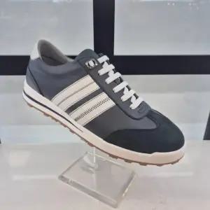 [엘칸토]엘칸토 HC11 소가죽 남성화 P6W4U5Y1359 (45902334)