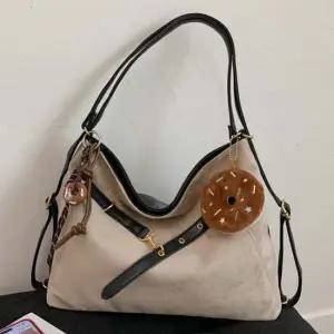 쿨샵 여성 스퀘어 숄더백 벨트스트랩 도넛키링포함 캐주얼숄더백 슬링백