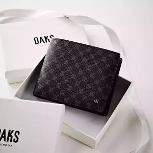 [국내백화점]  닥스 DBWA5F123BK 블랙 루이스 DD 패턴 PVC 반지갑 남성 가죽 슬림 지갑