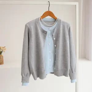 [잇수다] 레티너 이중 배색 레이어드 라운드 니트 가디건