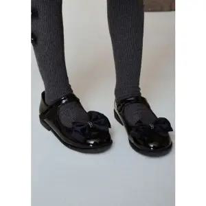 [갤러리아] 빈(BEEN)*26봄신상* 블랙 에나멜 리본 구두(BA12AF01BK)