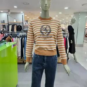 시슬리/애플아울렛/울 혼방 레터링 포인트 니트 SAKPC3441