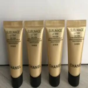 샤넬 수블리마지 드뗑 세럼 파운데이션5mlx4 개 /샤넬 쇼핑백