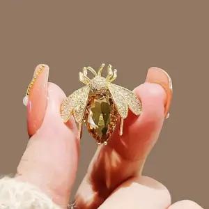 큐빅 꿀벌 브로치 스카프 가방 포인트 고정 옷핀 (WFKAFAO)