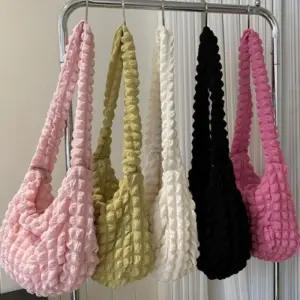 여성 구름 엠보싱 크로스백 1P 데일리 보부상 가방