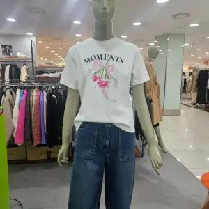 시슬리/애플아울렛/뉴버니 리본 자수 라운드 티셔츠 SATSA5511