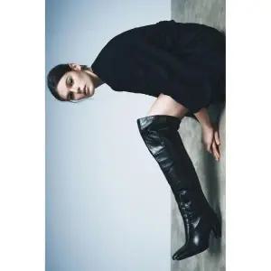 [정품] 자라 구두 데일리 워커 출근 ZARA 리미티드 에디션 XL 힐 부츠 - 블랙