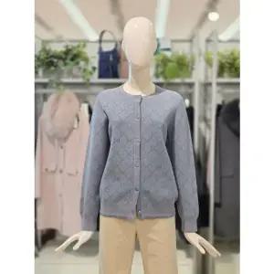 [갤러리아] 크로커다일레이디 자가드 라운드 가디건 CLEWSW303