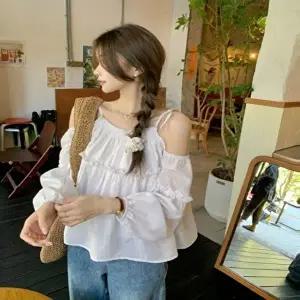 트임티셔츠 여성 페미닌 러블리 끈나시 오프숄더 프릴 블라우스