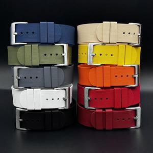 새로운 스포츠 패션 원피스 FKM 시계 스트랩 20mm 21mm 22mm 고무 시계 밴드 손목 밴드 세이코 오메가