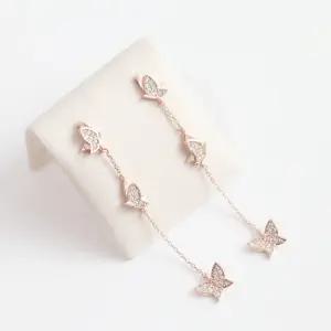 세련된 나비 체인 큐빅 은침 귀걸이 데일리 패션