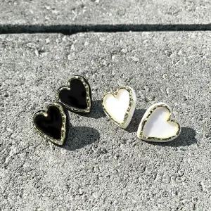 블랙 앤 화이트 하트 귀걸이