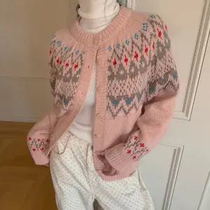 [모코블링]노르딕 라운드 가디건 노르딕가디건 니트가디건 버튼가디건 라운드넥겨울가디건핑크가디건