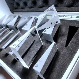 광학 K9 유리형 안 기기용 프리즘 검안용 웨지 프리즘 고정밀 40mm 직각 프리즘