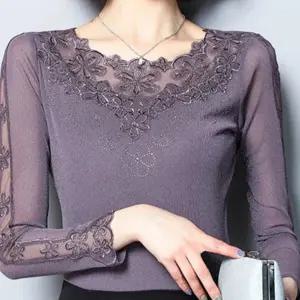 모던 플라워 레이스 라인 상의 라틴 사교 댄스복 티셔츠