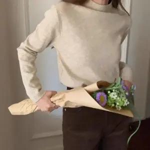 여성 겨울 외출 나들이 데이트 패션 슬림 스타일 파프넥 니트 풀오버 티셔츠