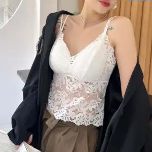 크롭탑 레이스 끈나시 캡내장형 민소매 레이어드 이너 브라탑