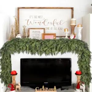 인조 소나무 크리스마스 화환 맨텔 벽난로 테이블 중앙 장식용 6피트 현실감 있는 사이프러스 화환. 실내