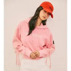 [르꼬끄](강남점)[이월][60% OFF][BMUET(TE) X LECOQ] 로고 후드티셔츠 PNK / QP422OHDO7