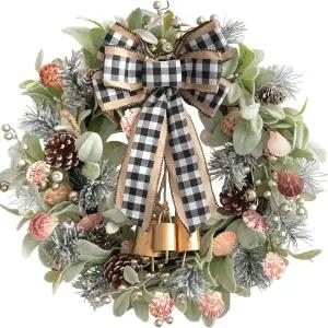 22인치 녹색 양의 잎 화환과 솔방울 껍질이 있는 겨울 현관 화환 새틴 보우 벨 실내 야외 농가 가정 창문