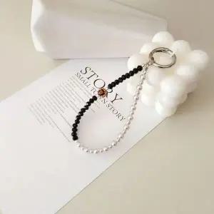 [하프클럽/]비즈 키링 고리 가방 장식용 블랙 화이트 키홀더 준비물