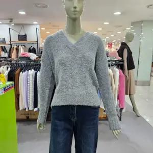 시슬리/애플아울렛/직수입 루즈핏 브이넥 니트 3F-103DM400Y