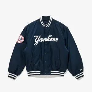 갤러리아 뉴에라 인기 선물 추천 MLB 뉴욕 양키스 스타디움 재킷 드레스 블