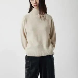 [롯데백화점]쥬크 하이넥 울 100 박시 풀오버     Z254KSK101