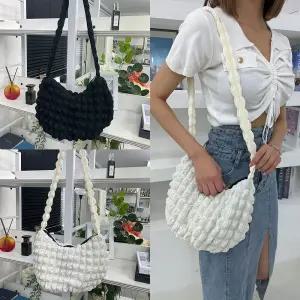 폼폼버블크로스백 퀼티드 가방 보부상 숄더 여름