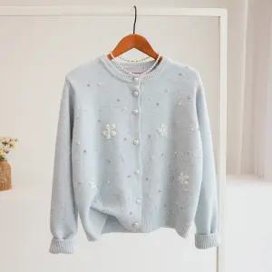 [잇수다] 트잉클 플라워 자수 진주 큐빅 라운드 울 니트 가디건