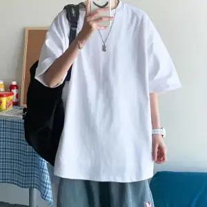 20대 남자 대학생 깔끔한 남자 무지 오버핏 티셔츠