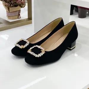 [모다아울렛][탠디]여성 사각 보석장식 펌프스 119225 W-083 HYZZ1SA_OD