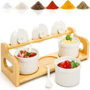 Acshio 세라믹 디핑 소스 볼 3개 세트 뚜껑 스푼 대나무 트레이와 함께 5온스 조미료 양념 병 간식