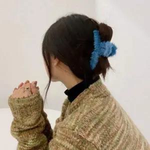 [골드스마일]플러피 헤어 집게핀 겨울용 털 장식 머리핀 헤어악세사리