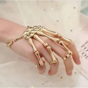 [셀러에이드]남성용 금속 체인 손목밴드 메탈 팔찌 슬레이브 디자인