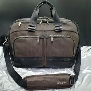 쌤소나이트 노트북수납 고급 서류가방 책가방 중고 가방 은피아노