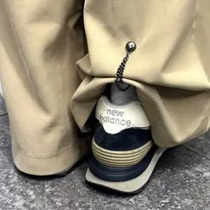 2P 블랙 셔츠 슬리브가터 소매고정 체인 자석