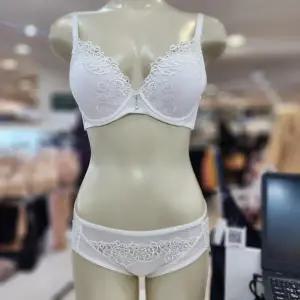 [모다아울렛][비비안]꾸뛰르 고급스런 수입패치자수  볼륨몰드브라와다리레이스팬티세트 BR2973ABP2973A_BP