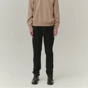 [롯데백화점]플랙 남성 슬림 스트레이트 데님 팬츠 M34  로우 (PJTF5BEM341)