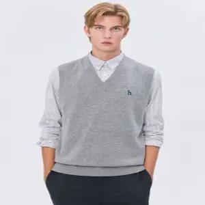 헤지스 남성 24FW [반값세일][스테디셀러] 그레이 단색 울캐시미어혼방 베스트 WHSW4D402G2