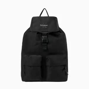 [CK ACC] 남녀공용 볼드 로고 나일론 플랩 백팩 4D3270G UB1