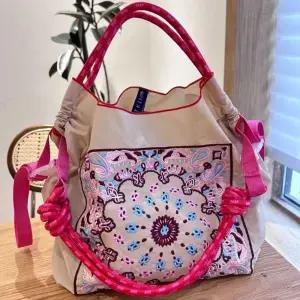 꽃 에코백 볼체인 블랙 볼앤체인 정규 고래 플라워