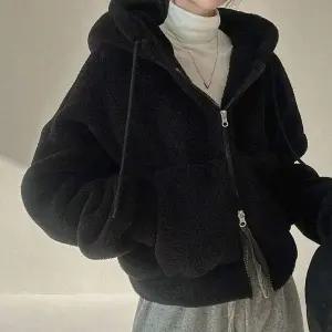 여성 FD94RP43 2컬러 겨울 뽀글이 세미크롭 숏 후드집업 점퍼