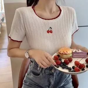 여자 JT89EZ45 여름 반팔 체리 반크롭 티셔츠 반팔티 프릴 찰랑