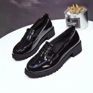 여성 PB994436 애나멜 무광 페니로퍼 청키솔 클래식 구두 3색