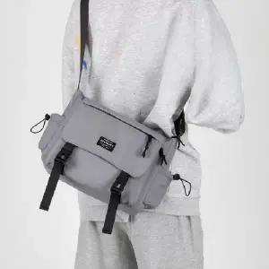 영패커 메신저백 옆으로매는가방 노트북  남성 대학생 고등학생 중학생가방 크로스백 가벼운 학원