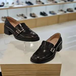 [미소페][미소페] by미소페 여성 경량 청키힐 더블버클 로퍼 (7cm) 112539006 (P003767387)