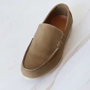 [롯데백화점]원더슈즈 [남성][국내생산]피아나 컴포트 쿠션 미끄럼방지 스웨이드 로퍼&단화 3CM BG-R