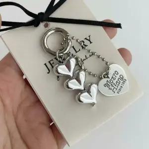 아트박스/신상오픈런 여성 레트로 스타일 실버 하트 키링 주얼리