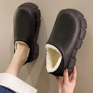 여성 GO587702 털신발 슬립온 슬리퍼 방한화 굽높은신발